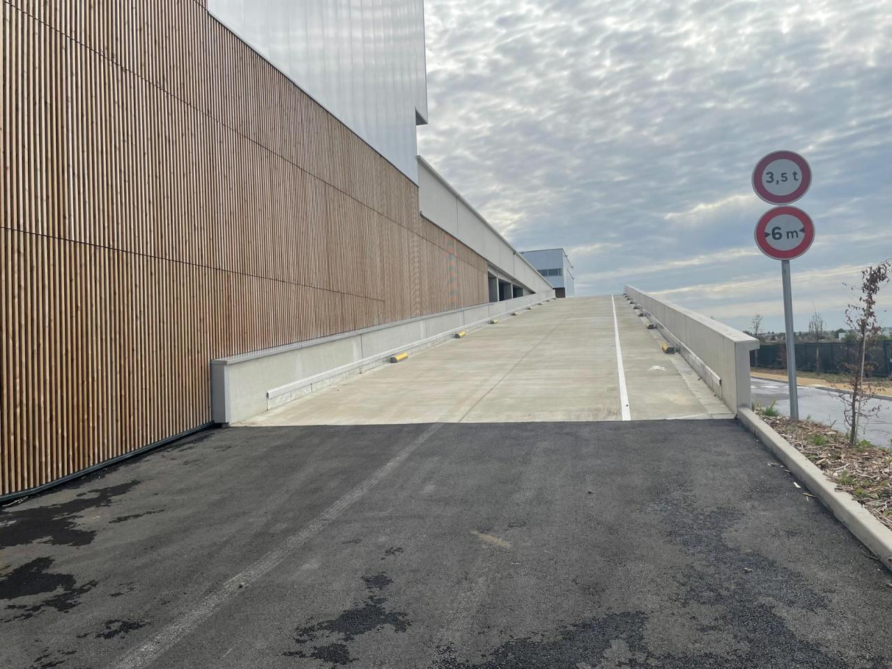 Local d'activité Tremblay-en-France 5849m² Location local d'activité Tremblay-en-France Seine-Saint-Denis OLACT2310107 2